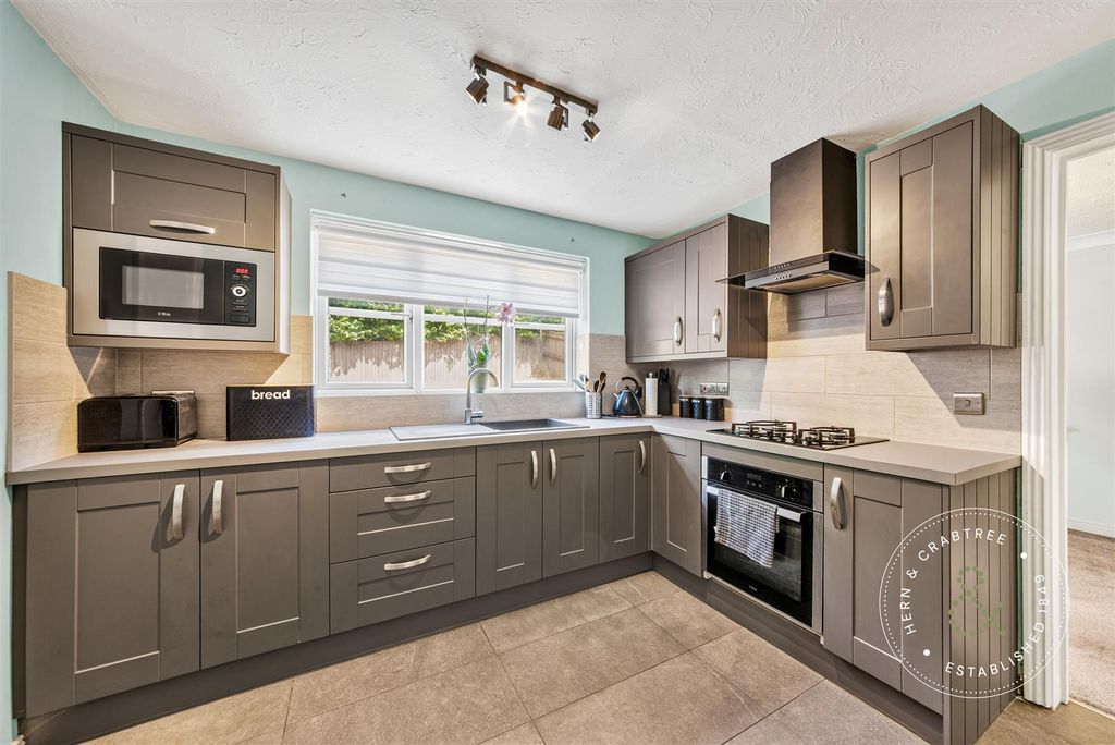 Property photo 2 of 36 Darlington-Drive-17.Jpg