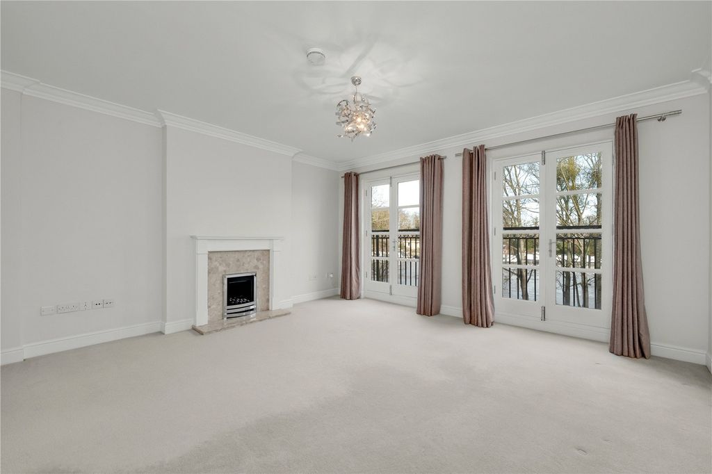 Property photo 2 of 19 Picture No. 25