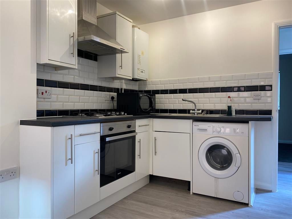 Property photo 2 of 8 Kitchen