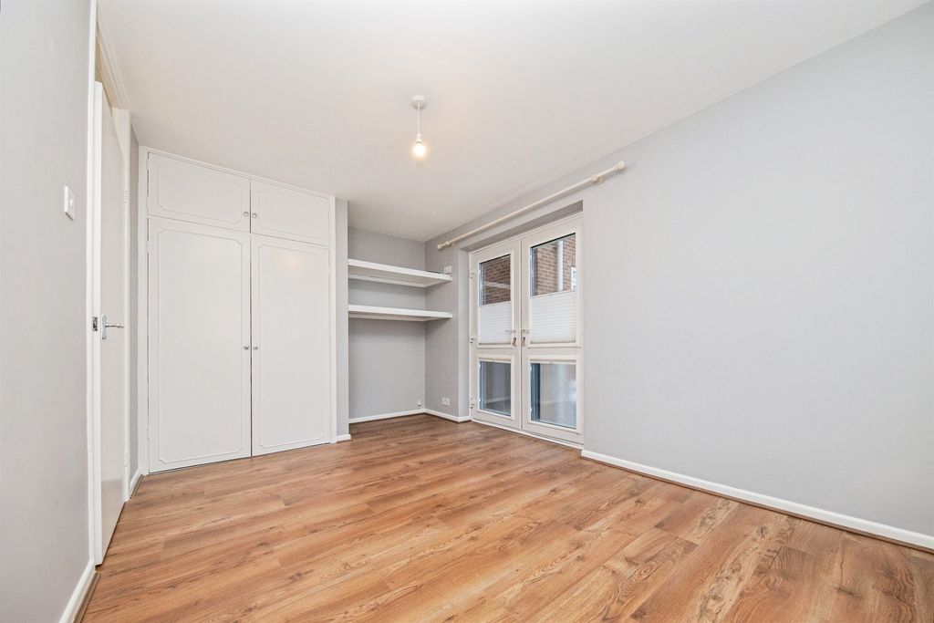 Additional image 7 of 2 bed flat for saleHolland Road, Frinton-On-Sea CO13