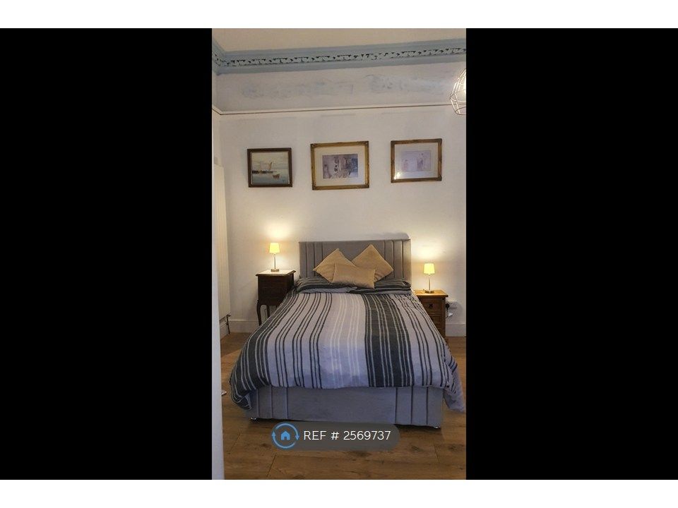 Property photo 2 of 27
