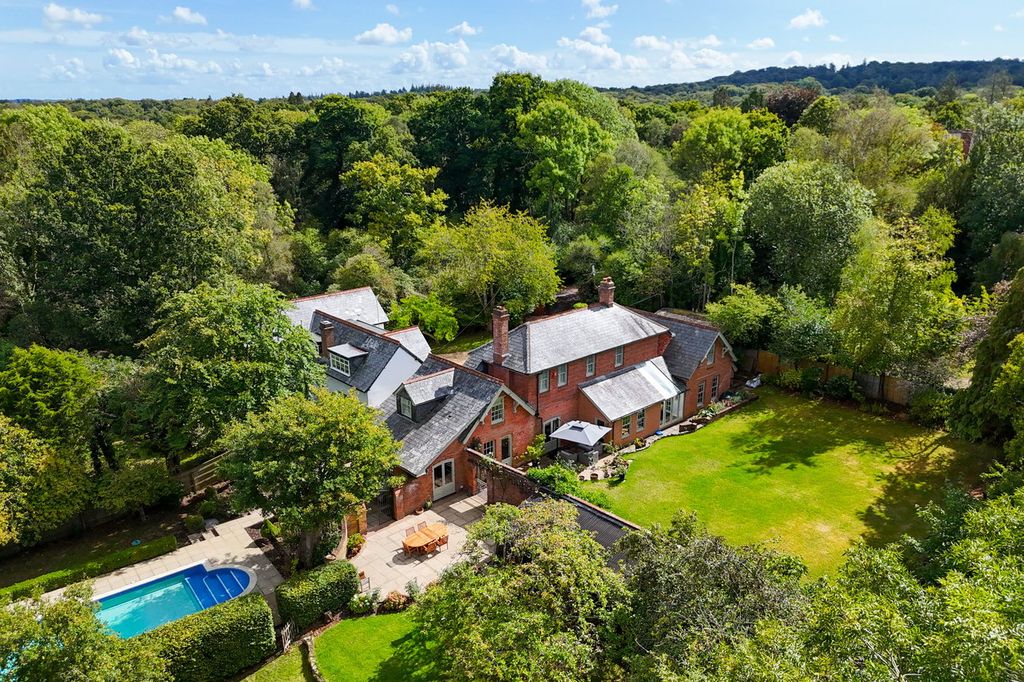 Property photo 1 of 27