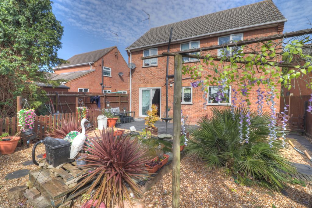 Property photo 3 of 20 Garden 3