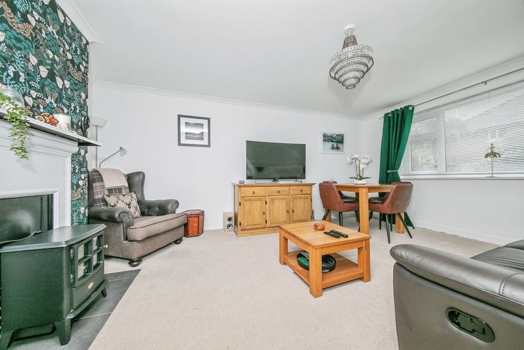 Property photo 3 of 17 Photo