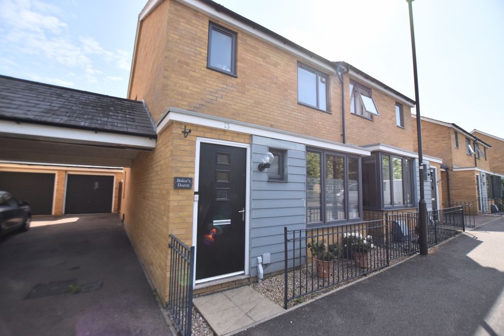 Property photo 1 of 11 13 Butter Row Front