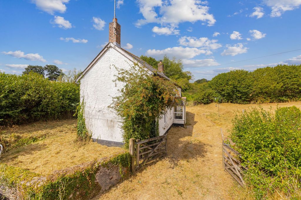 Property photo 3 of 12