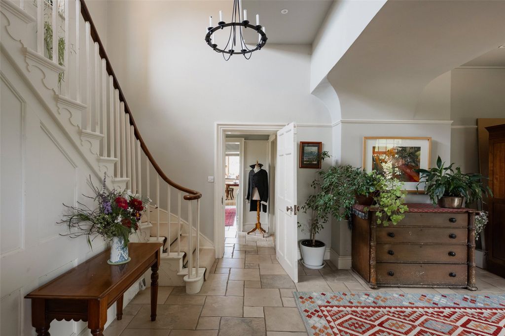 Property photo 2 of 24 Hallway