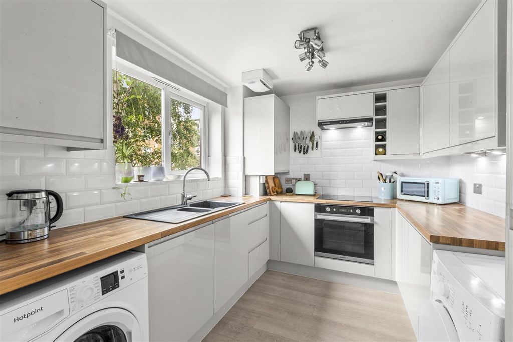 Property photo 2 of 12 St Hughs Ave-1.Jpg