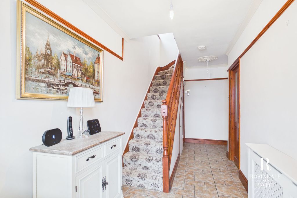 Property photo 3 of 23 Hallway