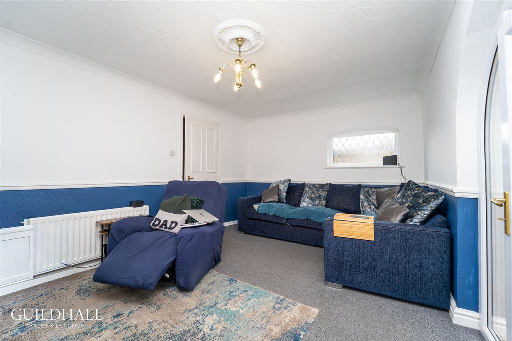 Property photo 2 of 14 16.Jpg