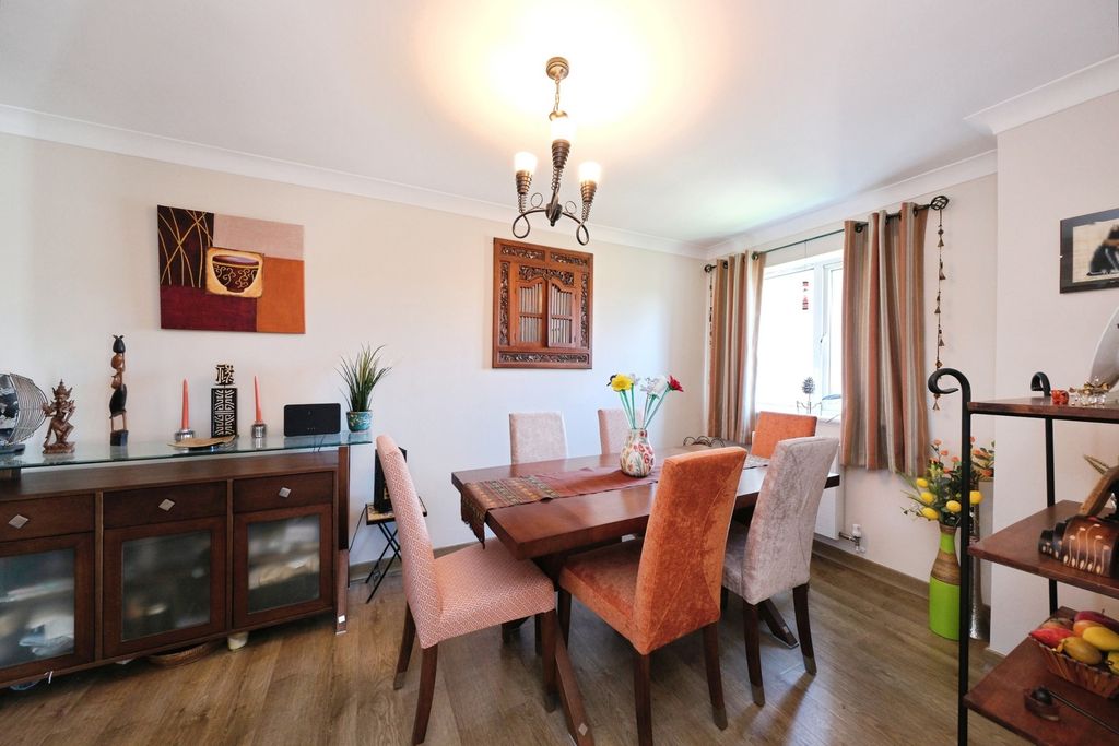 Property photo 3 of 16 Dining Room