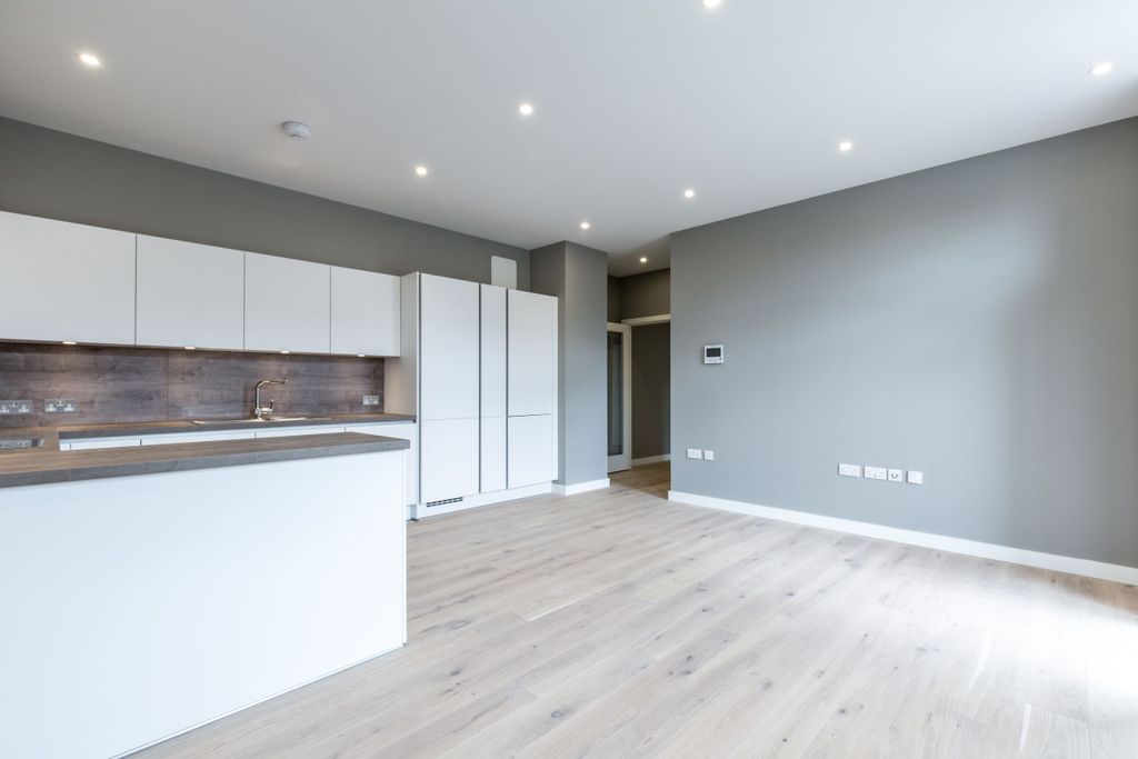 Property photo 3 of 15 Living_Room