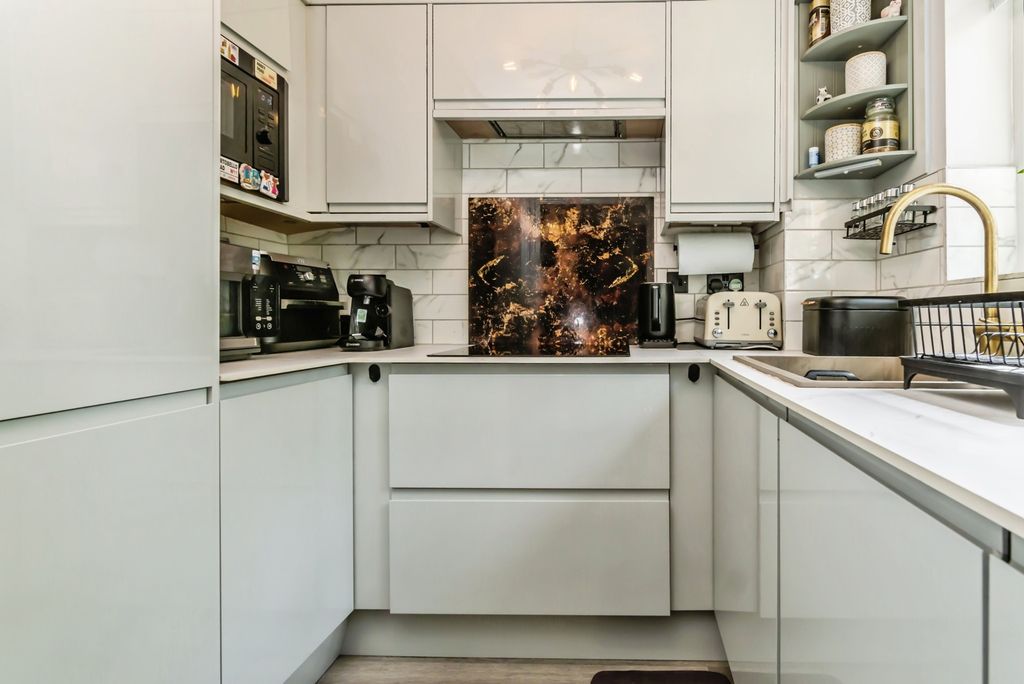 Property photo 2 of 15 Pbox-Img.Jpg
