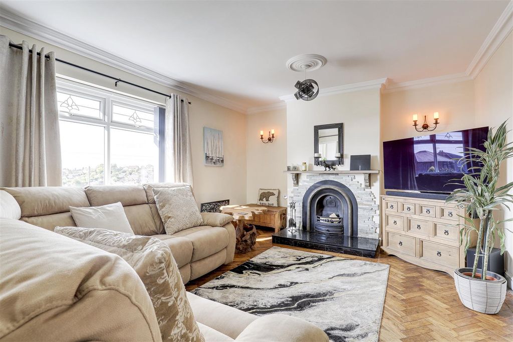 Property photo 3 of 20 10083.Jpg