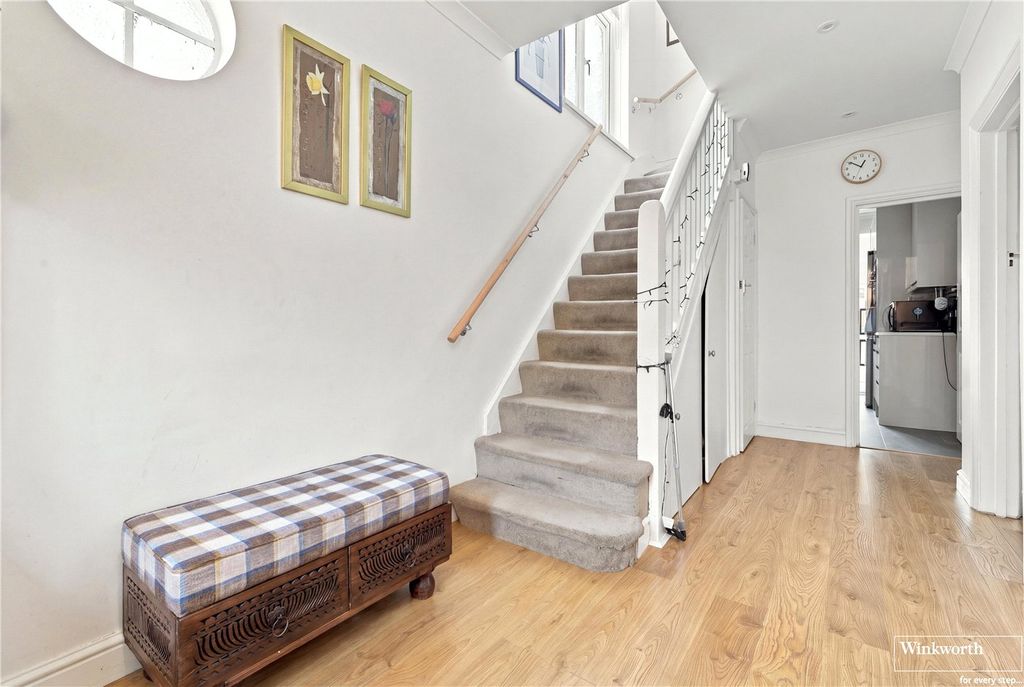 Property photo 2 of 29 Picture No. 36