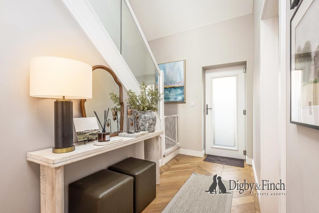 Property photo 2 of 32