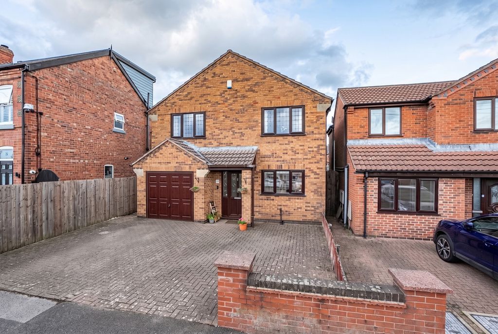 Property photo 1 of 18