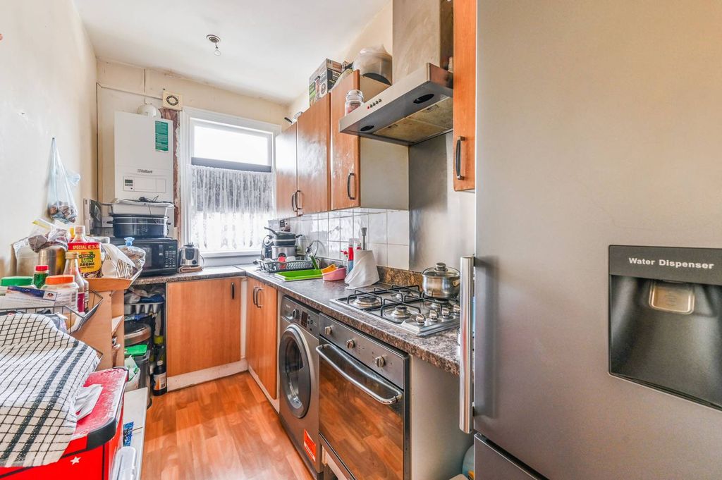 Property photo 3 of 6
