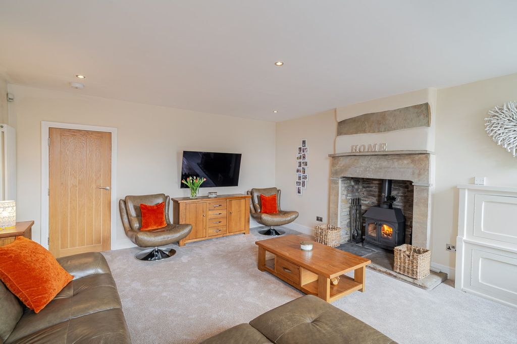 Property photo 2 of 44