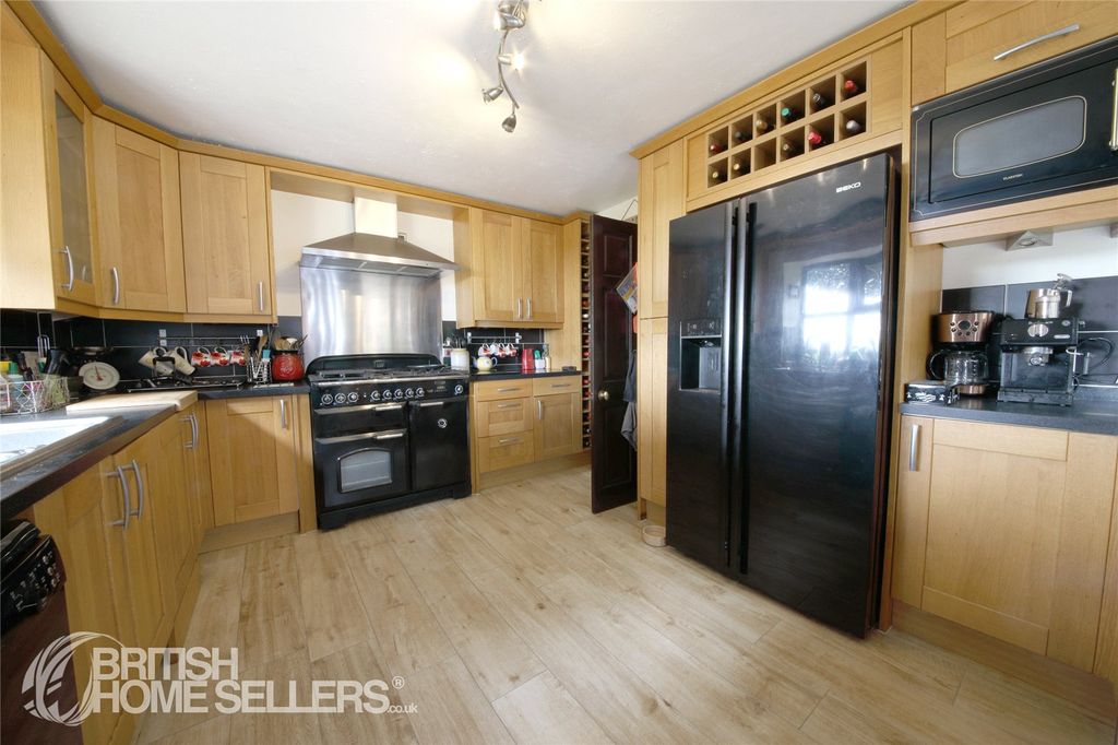 Property photo 3 of 26 Picture No. 15