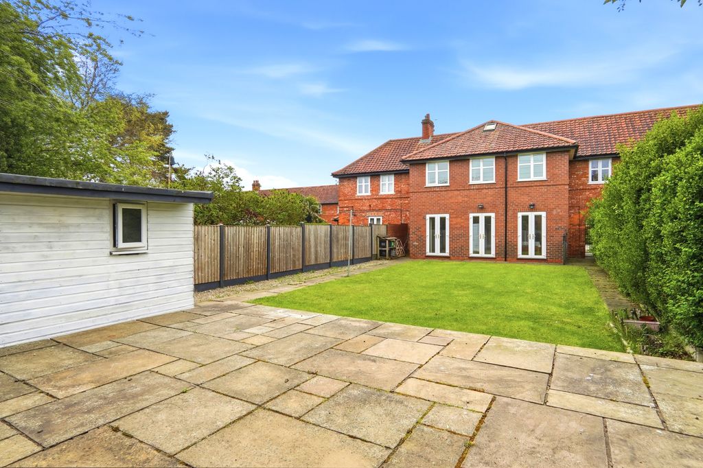 Property photo 1 of 26 Image006