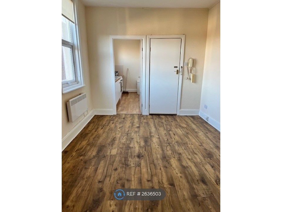 Property photo 1 of 5 Living Room