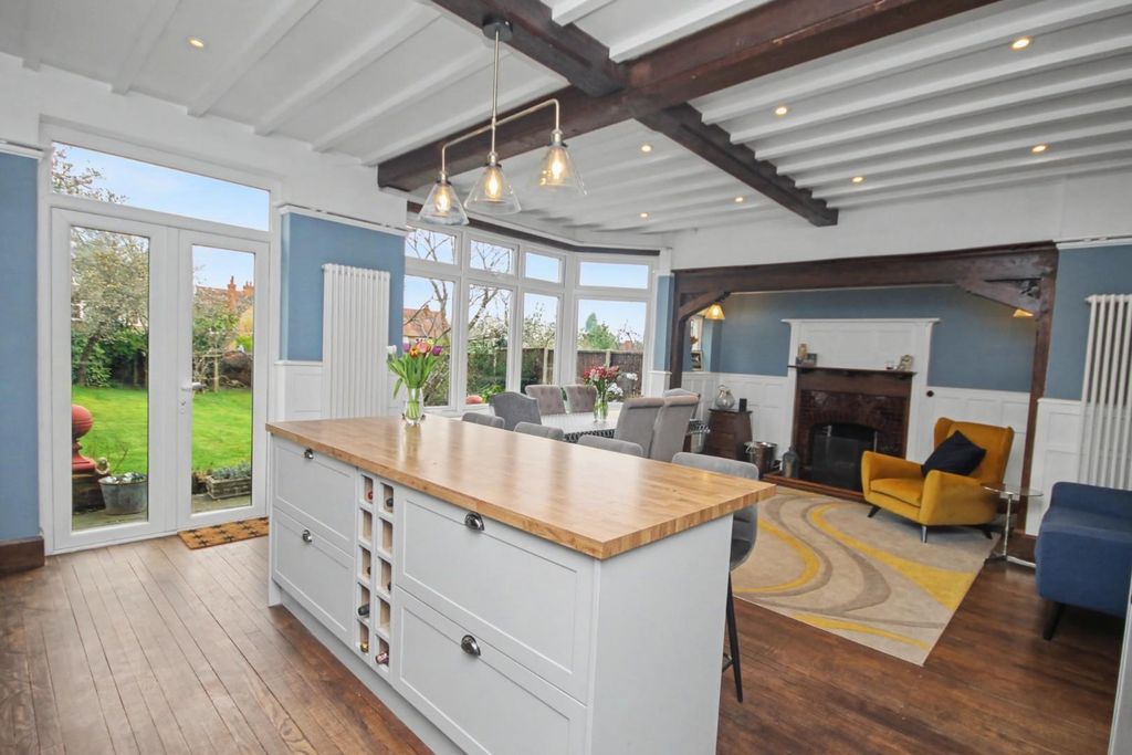 Property photo 3 of 24