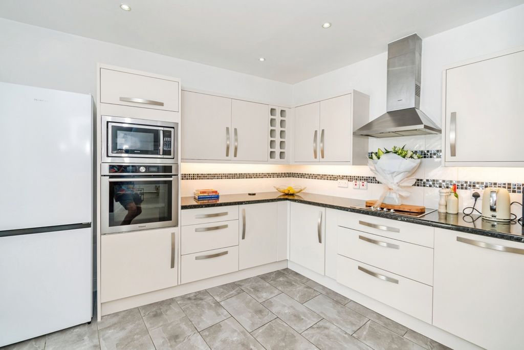 Property photo 3 of 14 Pbox-Img.Jpg
