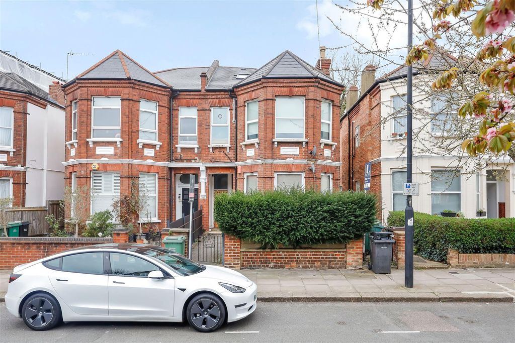 Property photo 2 of 10