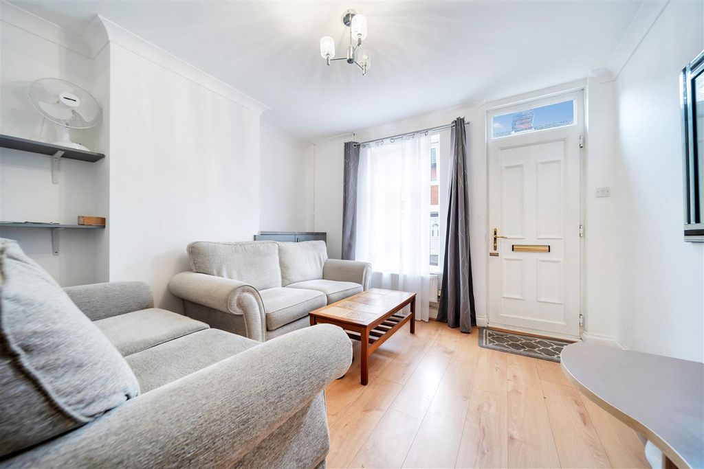 Property photo 2 of 10 Sirdar Rd-09.Jpg