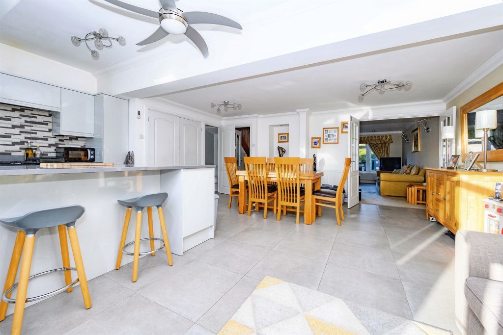 Property photo 3 of 23