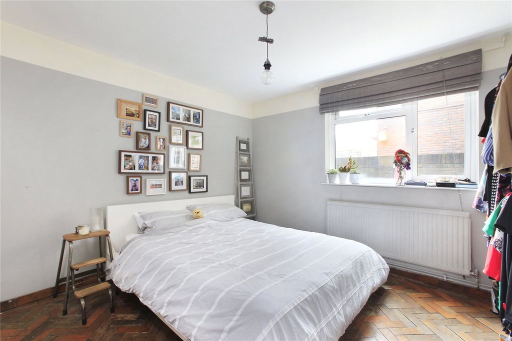 Property photo 3 of 8