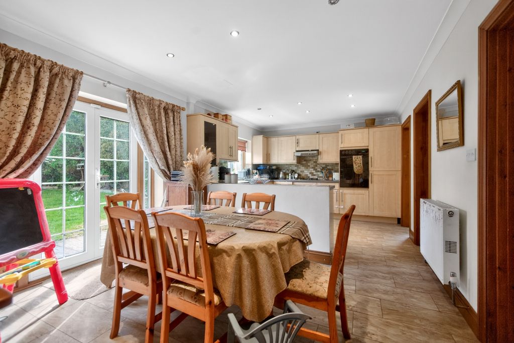 Property photo 3 of 20 Kitchen/Diner