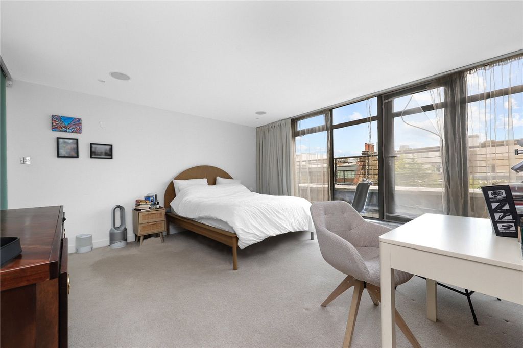 Property photo 2 of 35 Picture No. 06