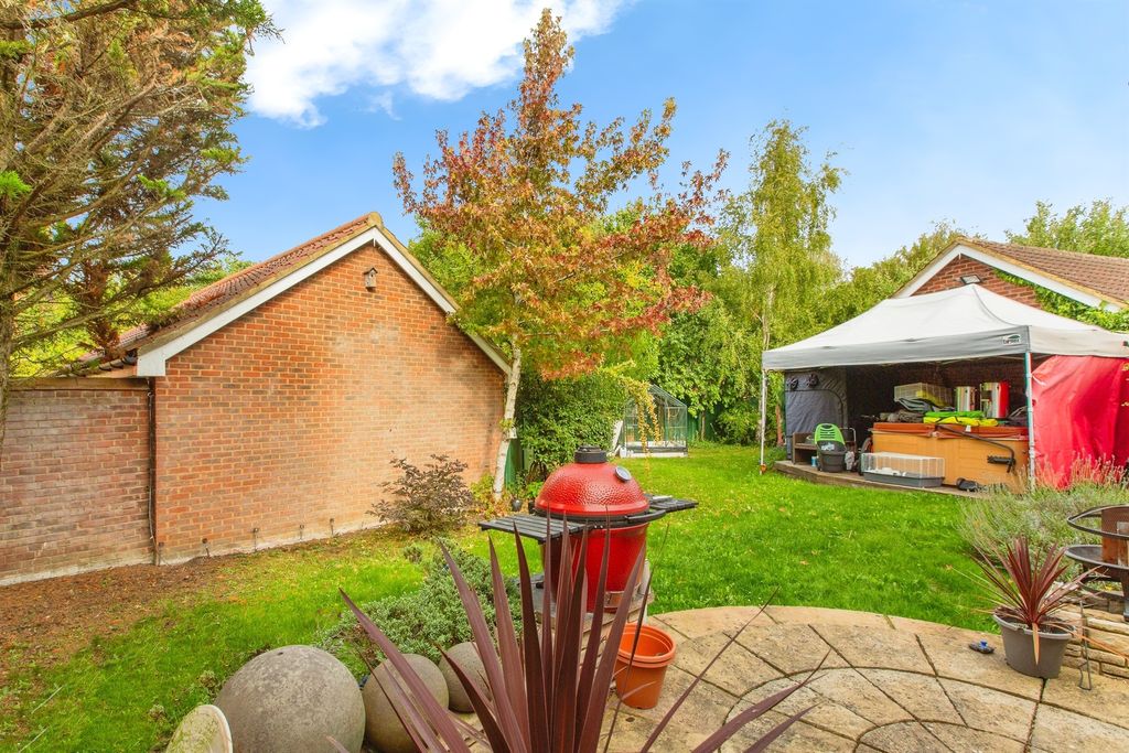 Property photo 1 of 12