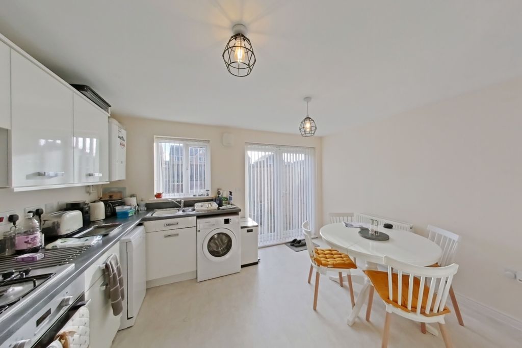 Property photo 3 of 13 Dining Kitchen2
