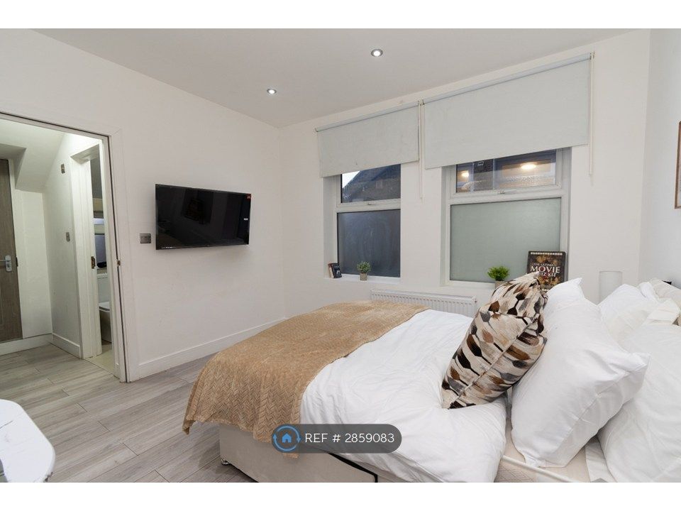 Property photo 1 of 35