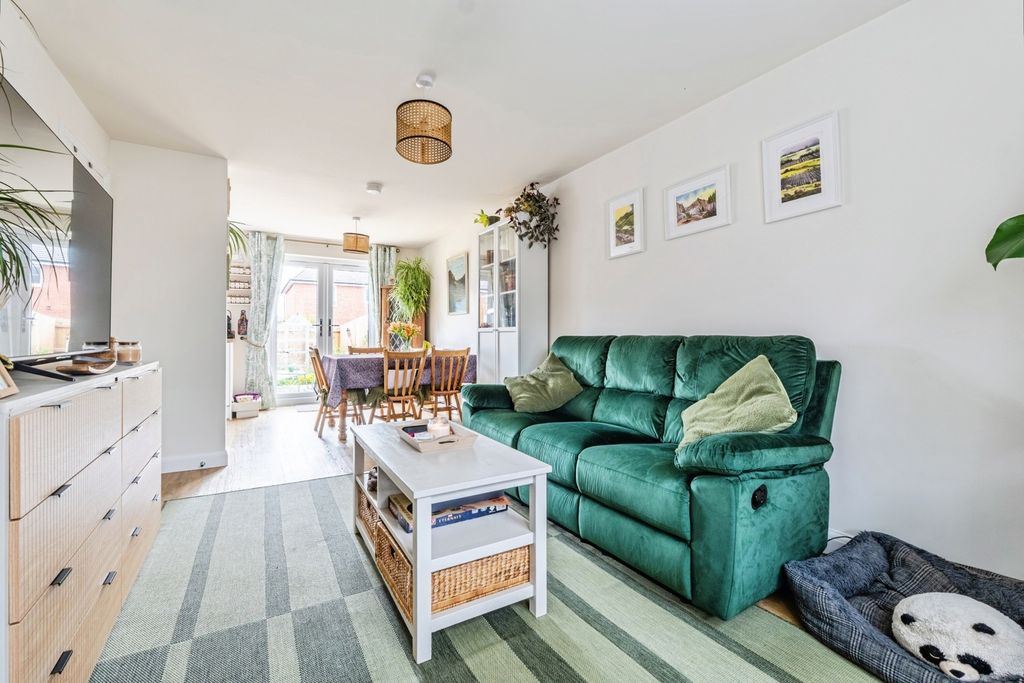 Property photo 3 of 17 Photo