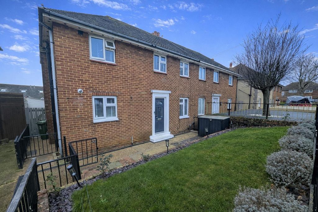 Property photo 1 of 19 Front