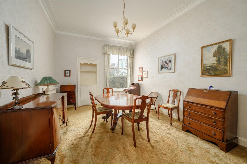 Property photo 3 of 24 Image