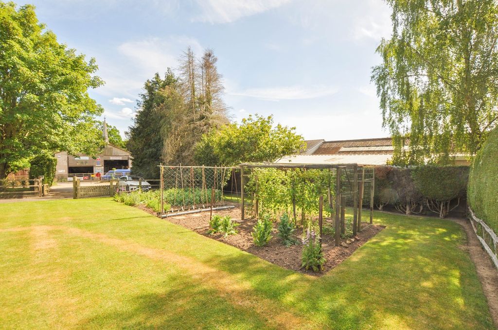 Property photo 3 of 20