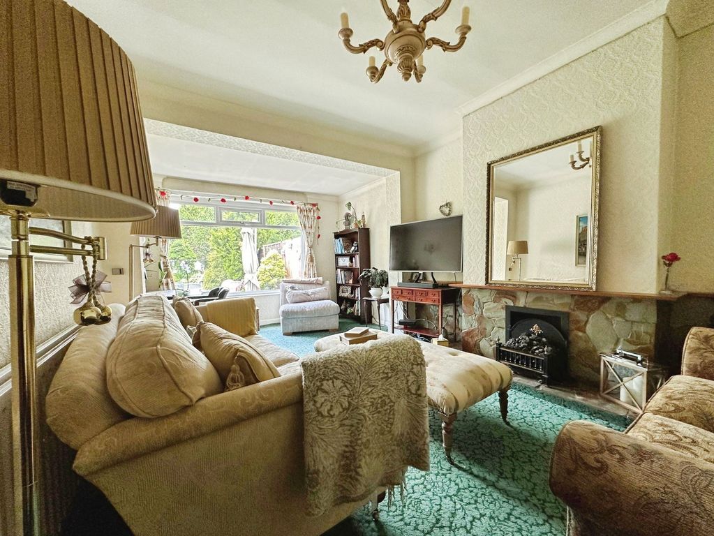 Property photo 3 of 19