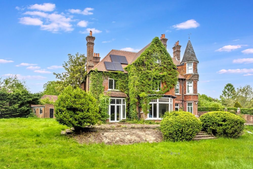 Property photo 1 of 33