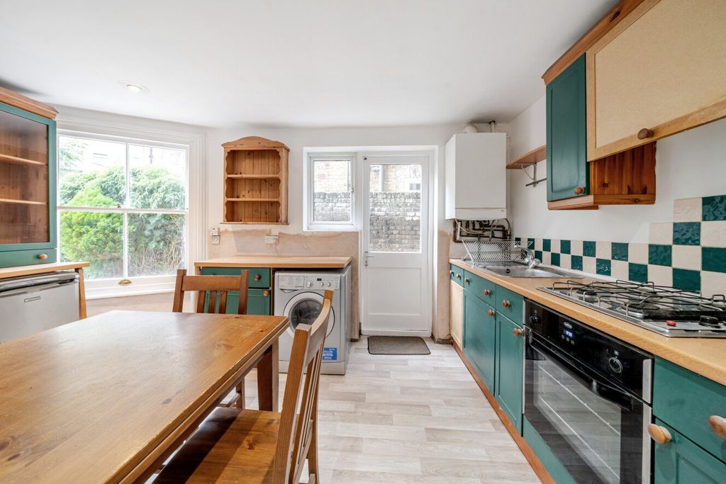 Property photo 2 of 13 Picture No. 12