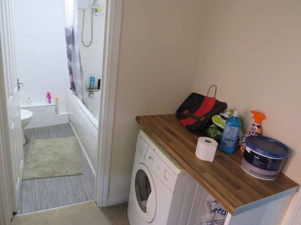 Property photo 3 of 4 Bathroom