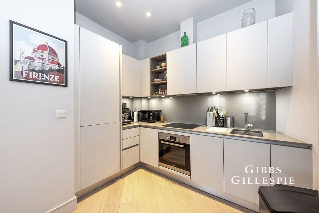 Property photo 3 of 11 Pbox-Img.Jpg