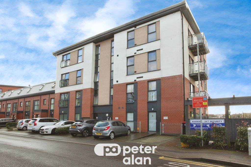 Property photo 2 of 20