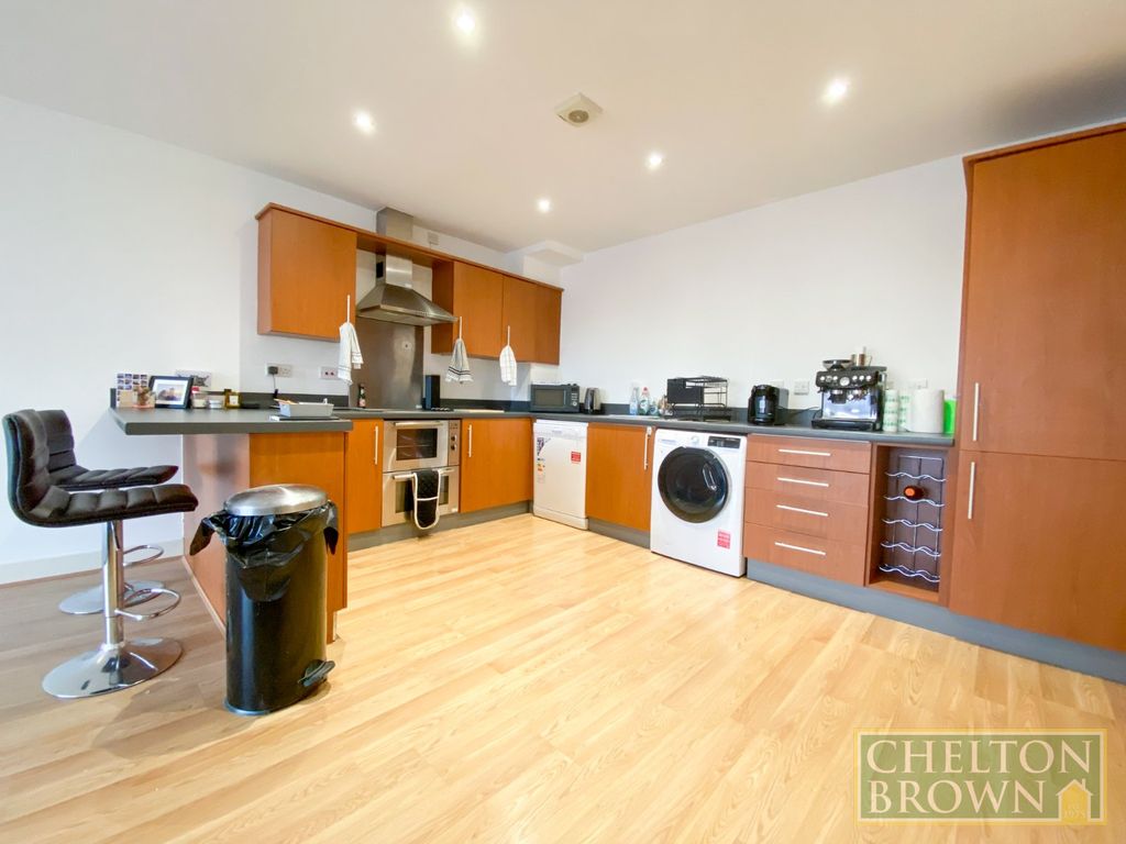 Property photo 3 of 12 Kitchen