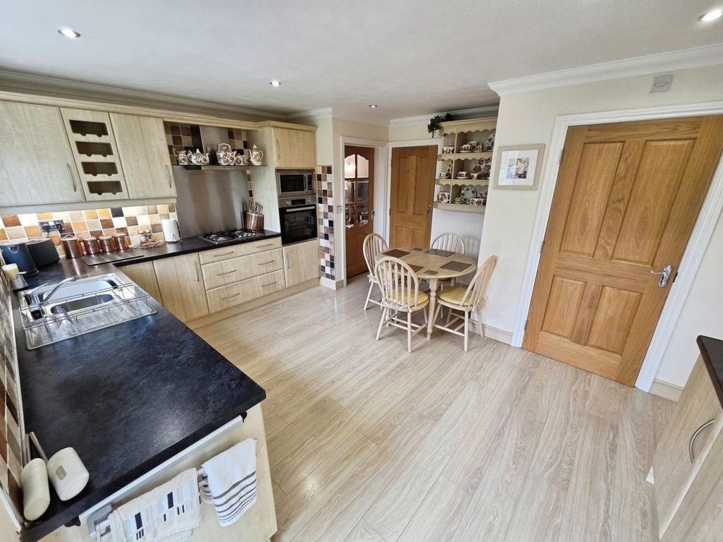 Property photo 3 of 21 Pbox-Img.Jpg