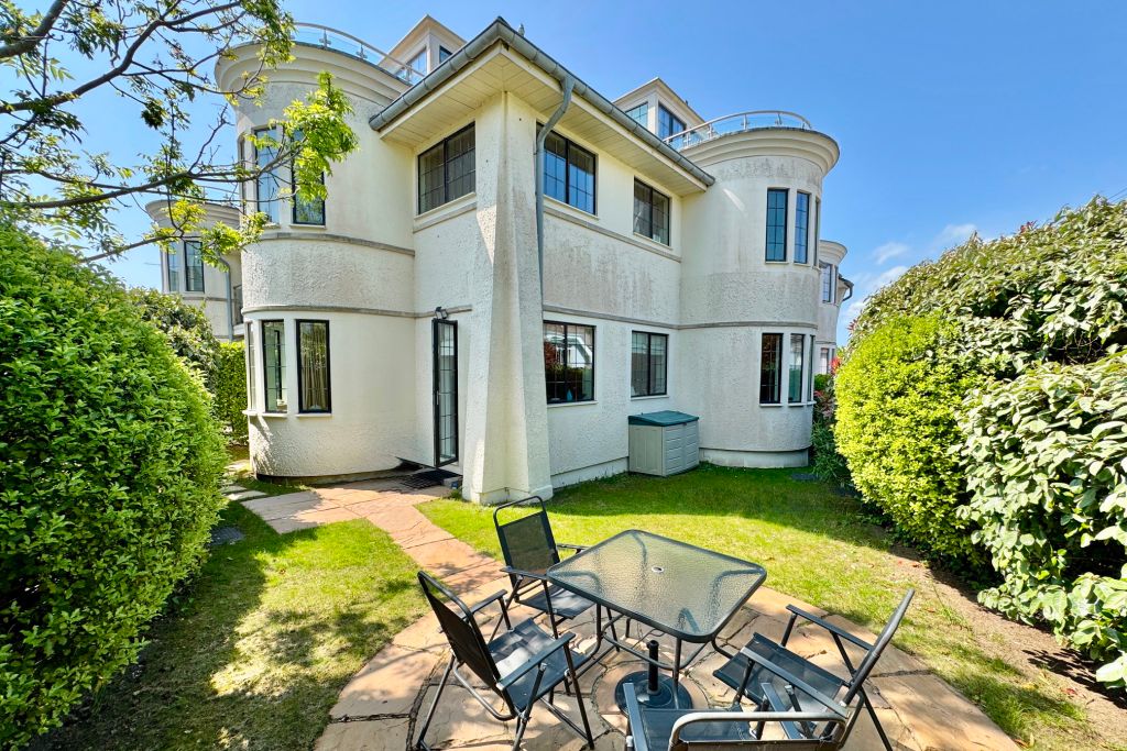 Property photo 2 of 15